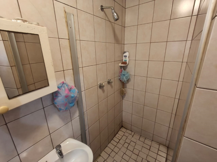 1 Bedroom Property for Sale in Rustenburg Central North West